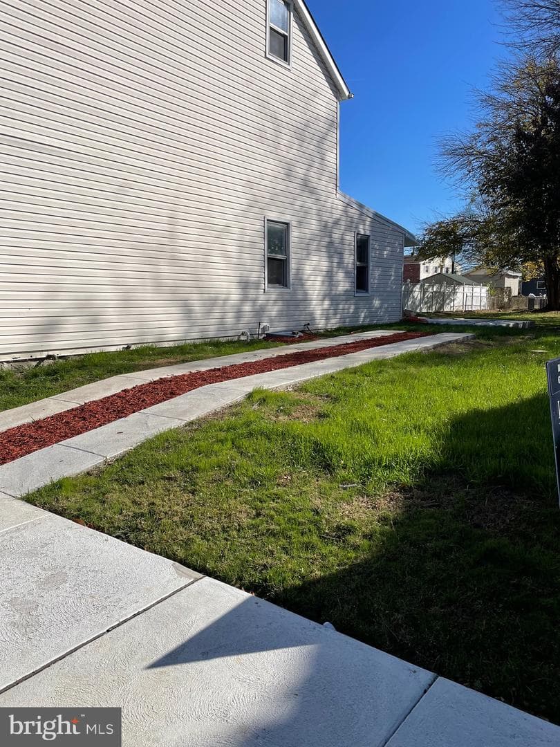 1417 E 13th Street photo 28