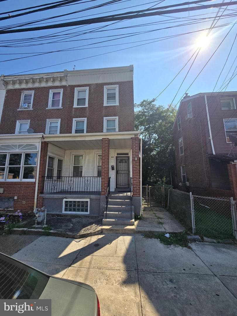 209 S 5th Street photo 4
