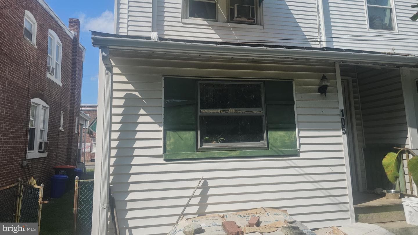 105 E 22nd Street photo 26