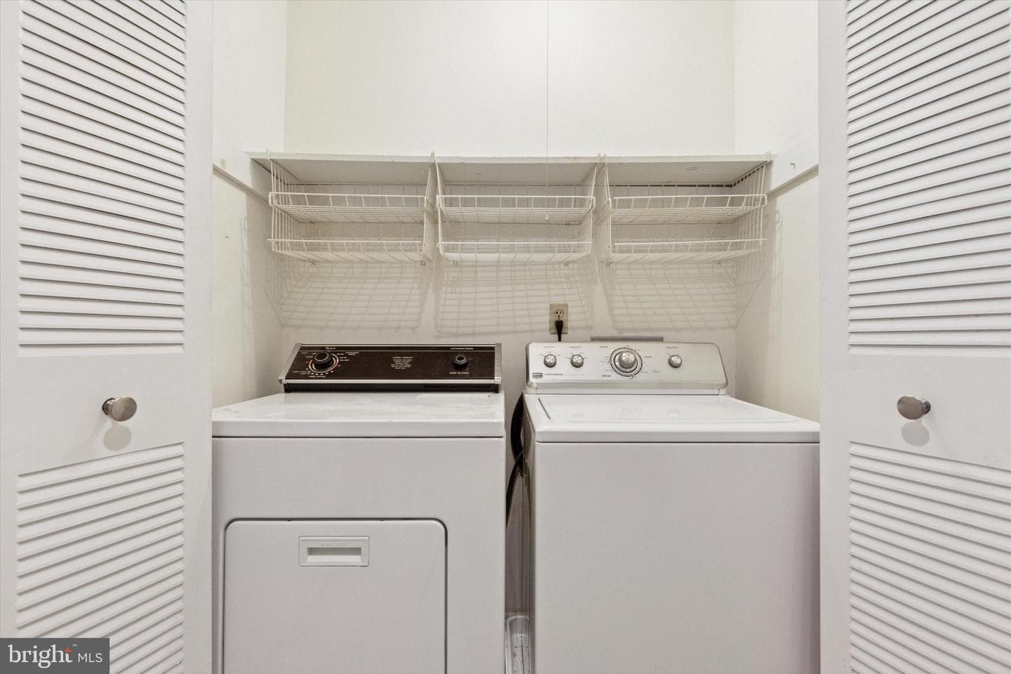 238 E Chelsea Circle photo 18