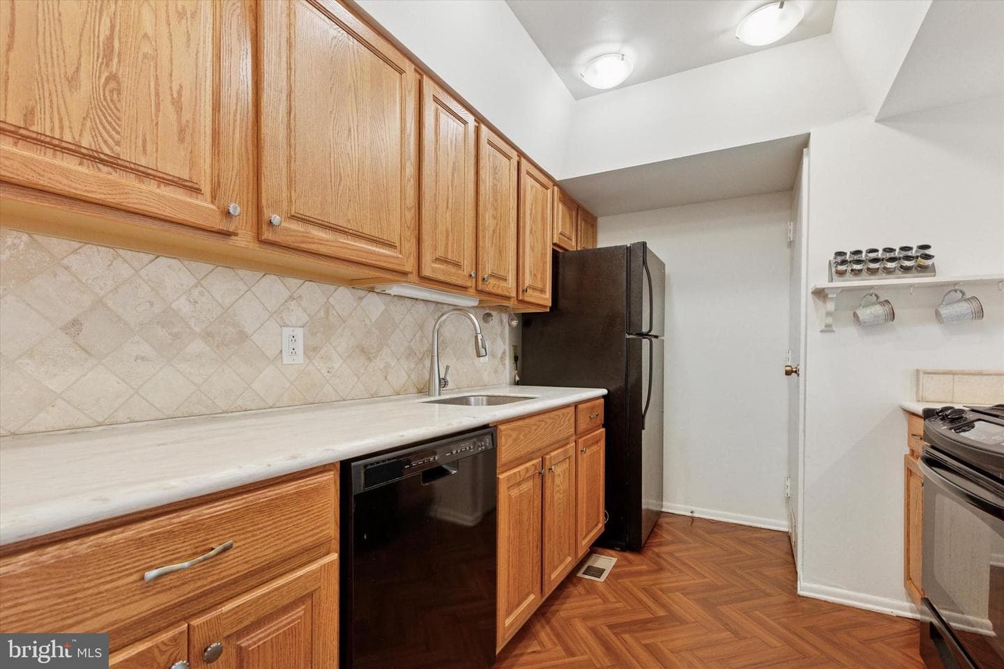 238 E Chelsea Circle photo 8