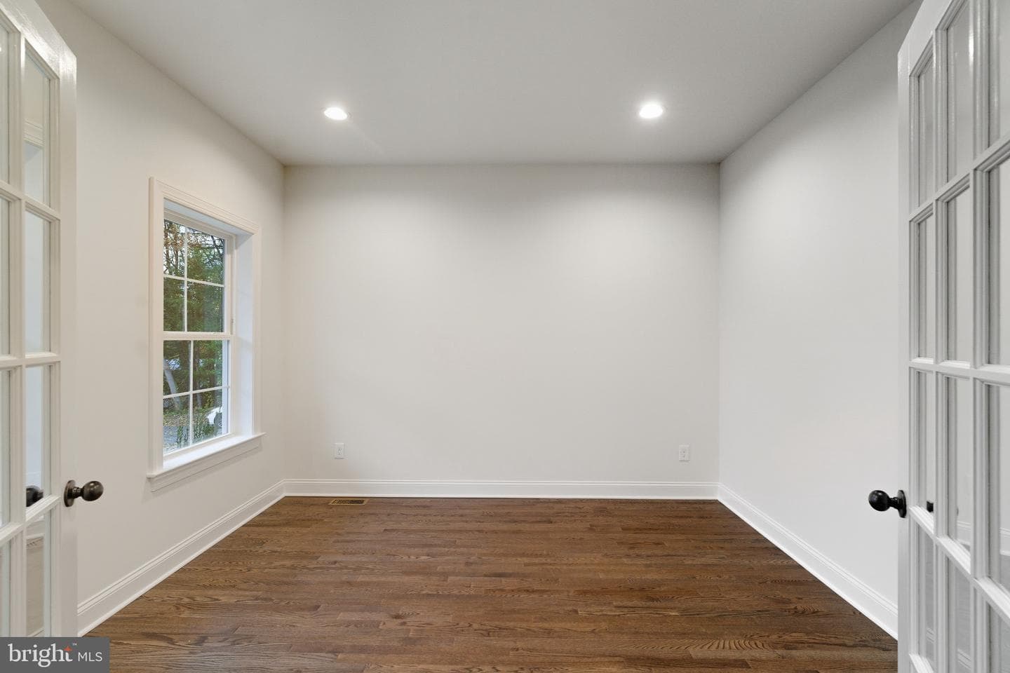 12 Claremont Boulevard photo 23
