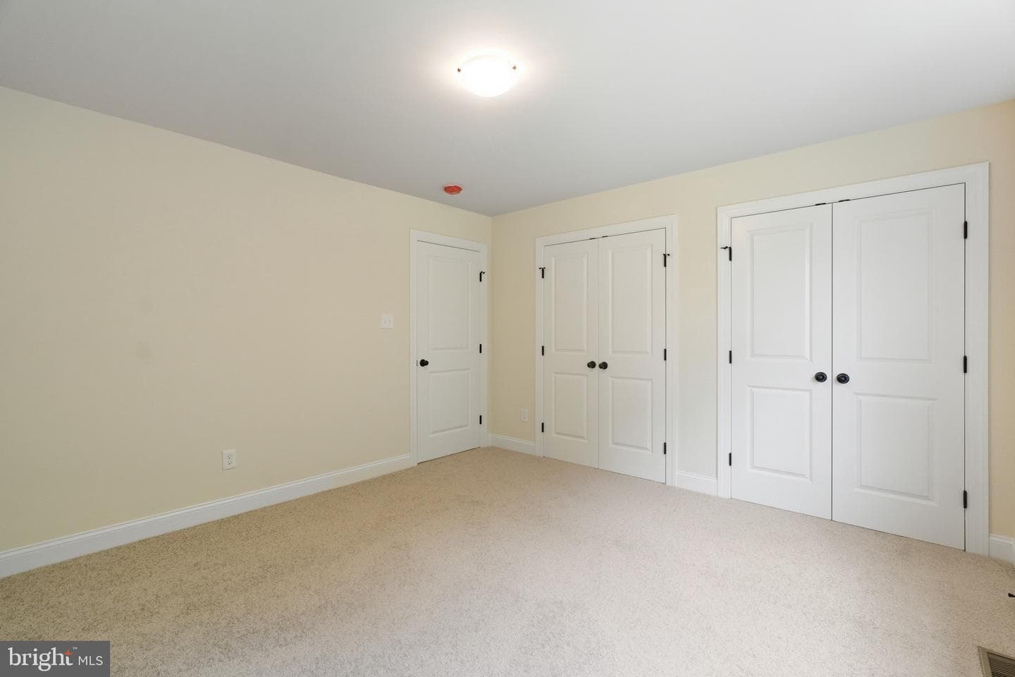 12 Claremont Boulevard photo 28