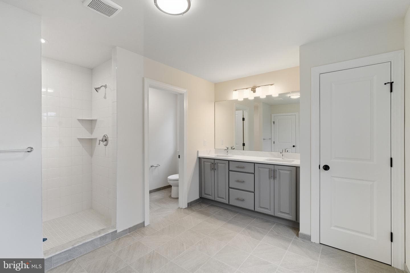 12 Claremont Boulevard photo 32