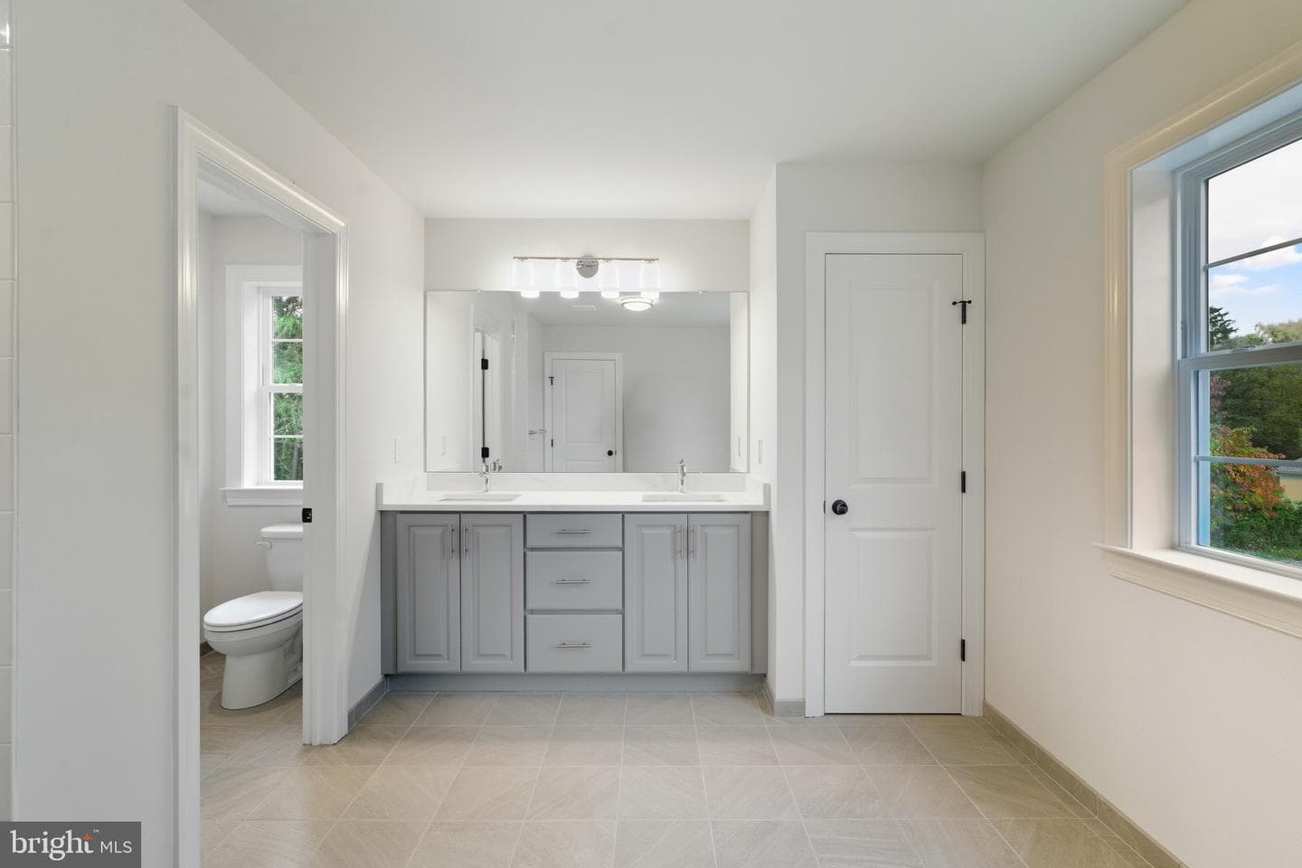 12 Claremont Boulevard photo 33