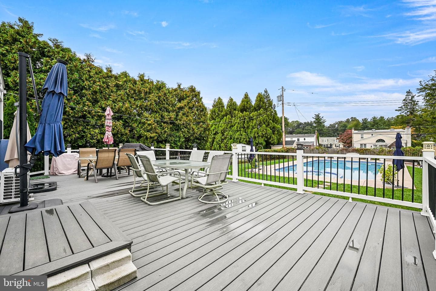 453 Claremont Road photo 25