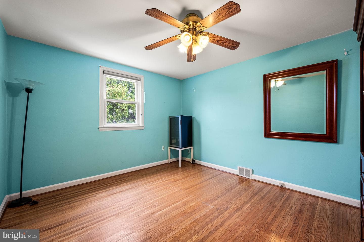 453 Claremont Road photo 8