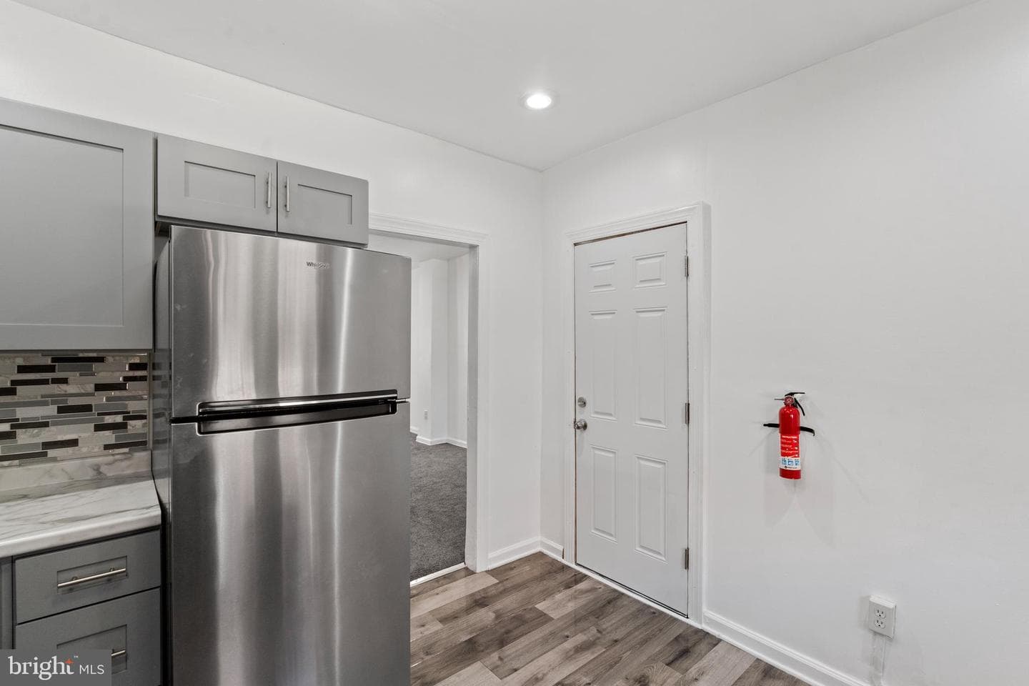 323 Berbro Street photo 4