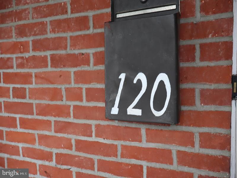 120 N Diamond Street photo 2