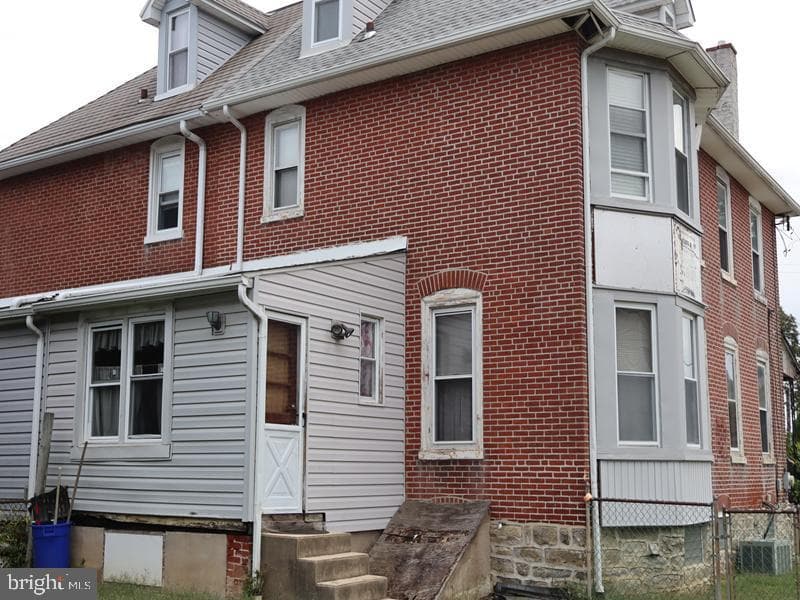 120 N Diamond Street photo 5