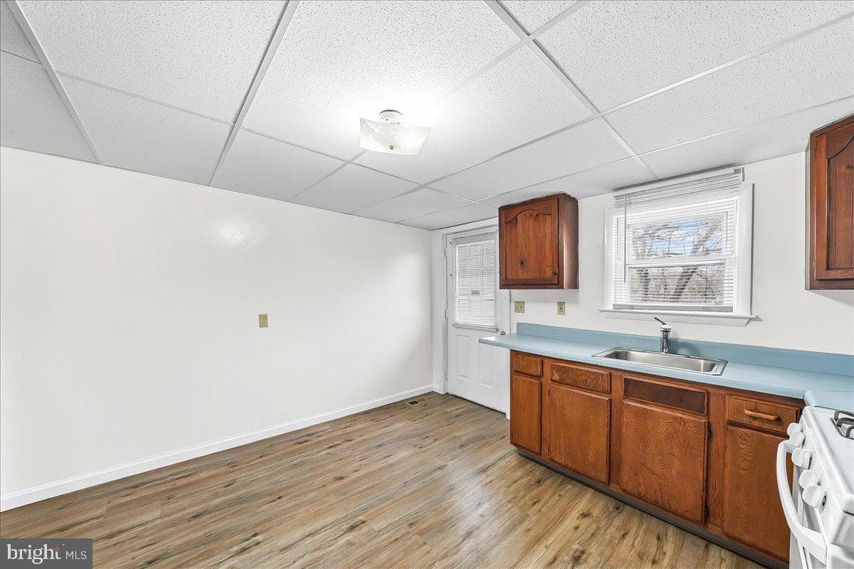 4518 Post Road photo 8