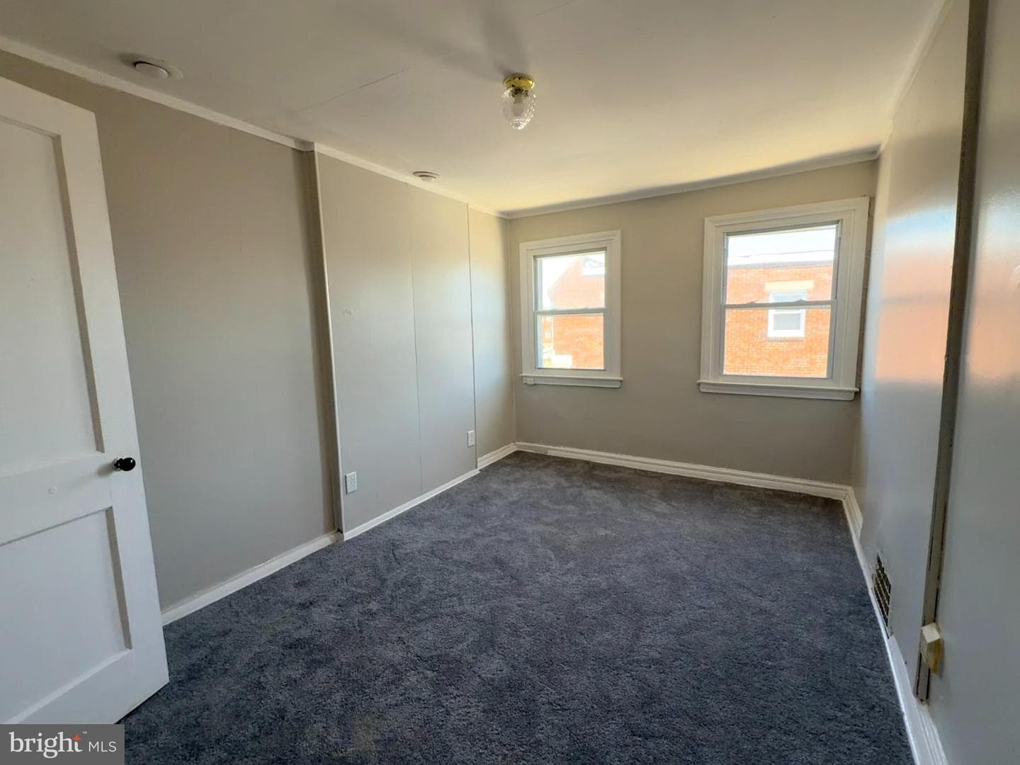 921 Lincoln Street photo 7
