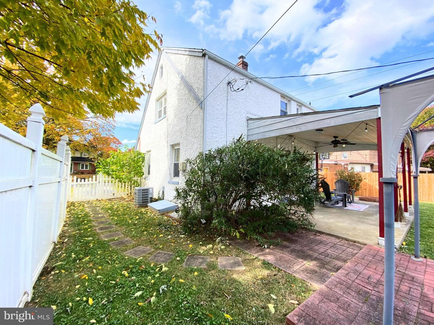 880 Quaint Street photo 20