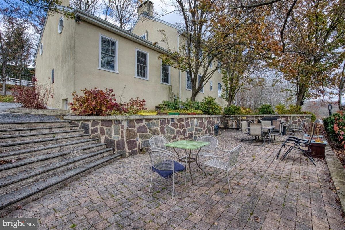 125 Joe Delgrosso Drive photo 9