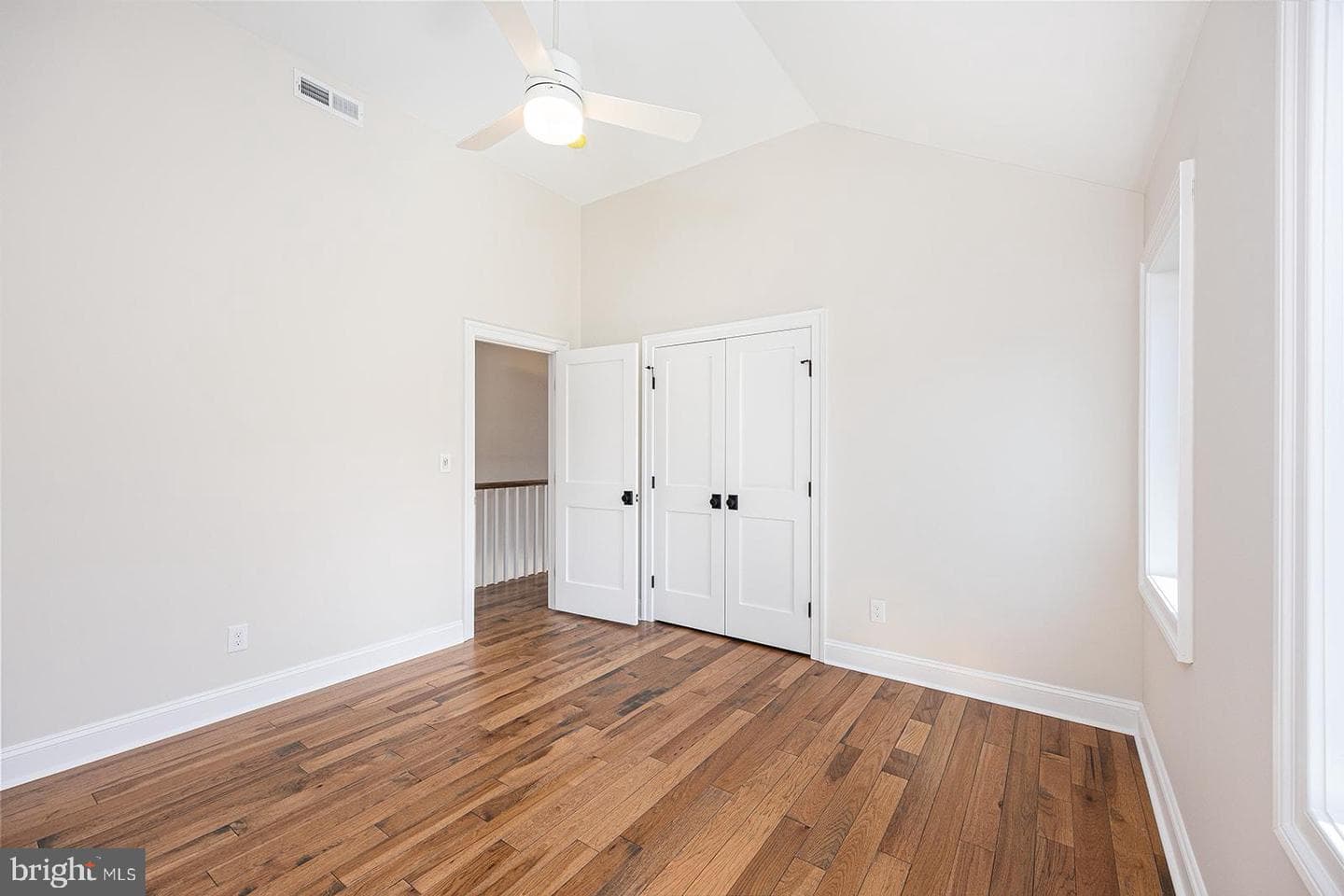 607 Summer Street photo 24