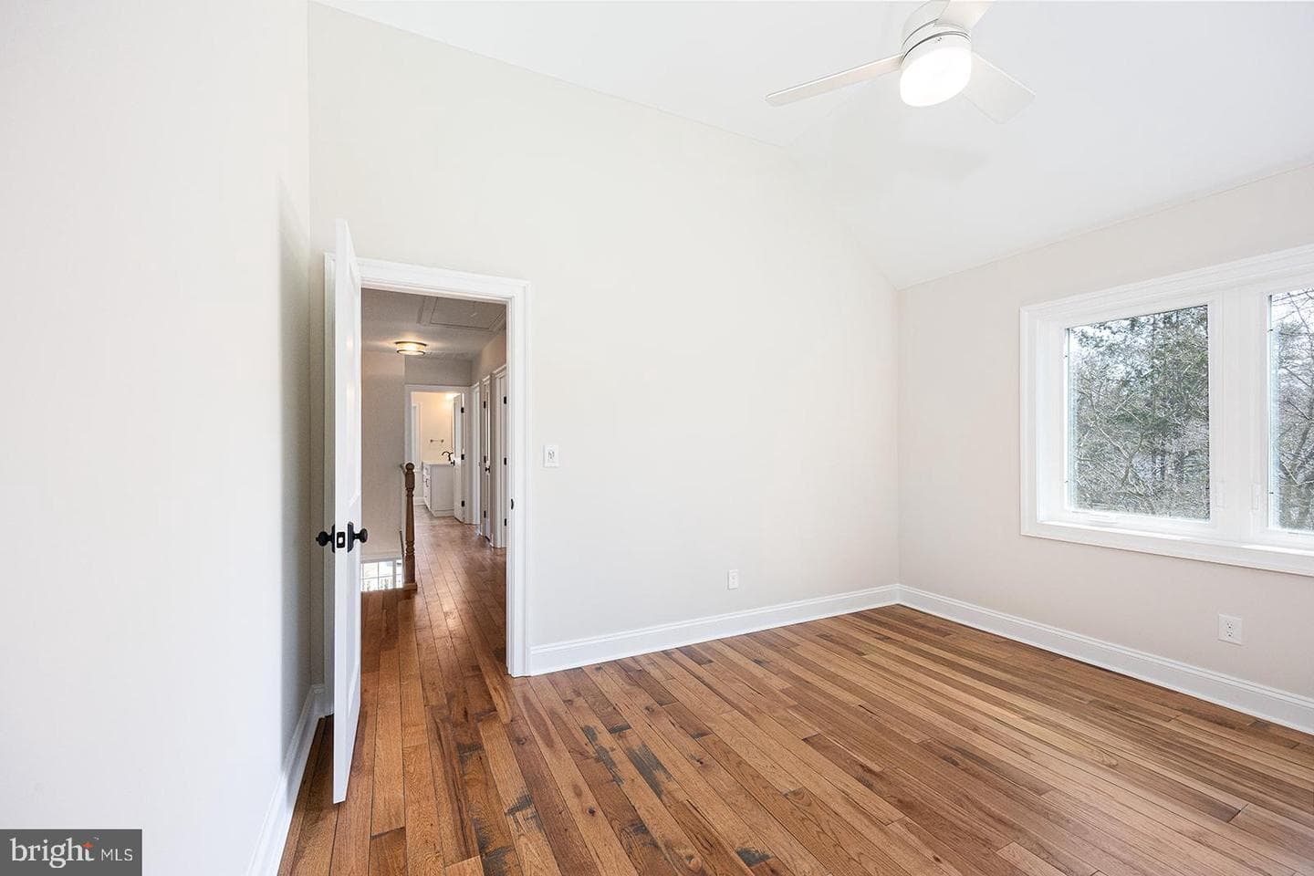 607 Summer Street photo 25