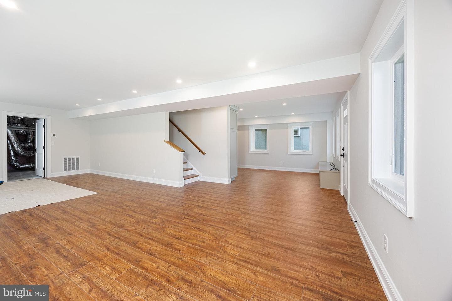 607 Summer Street photo 35