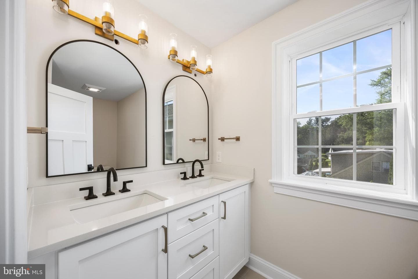 611 Summer Street photo 21