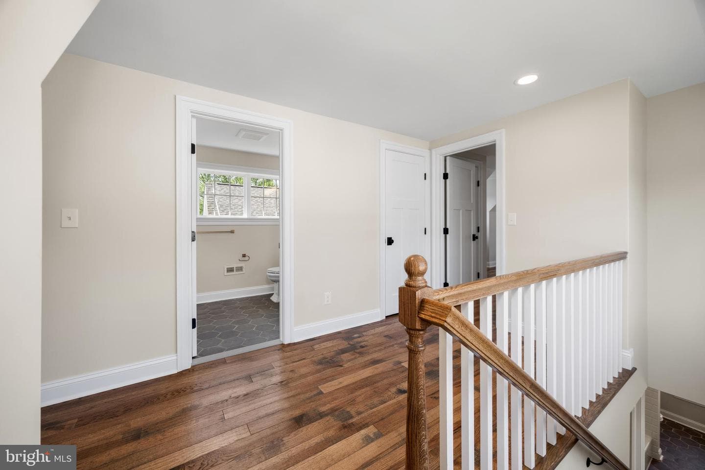 611 Summer Street photo 32