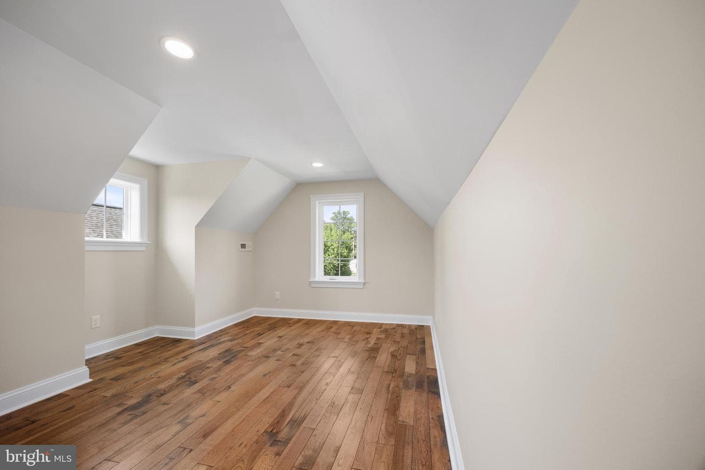 611 Summer Street photo 39