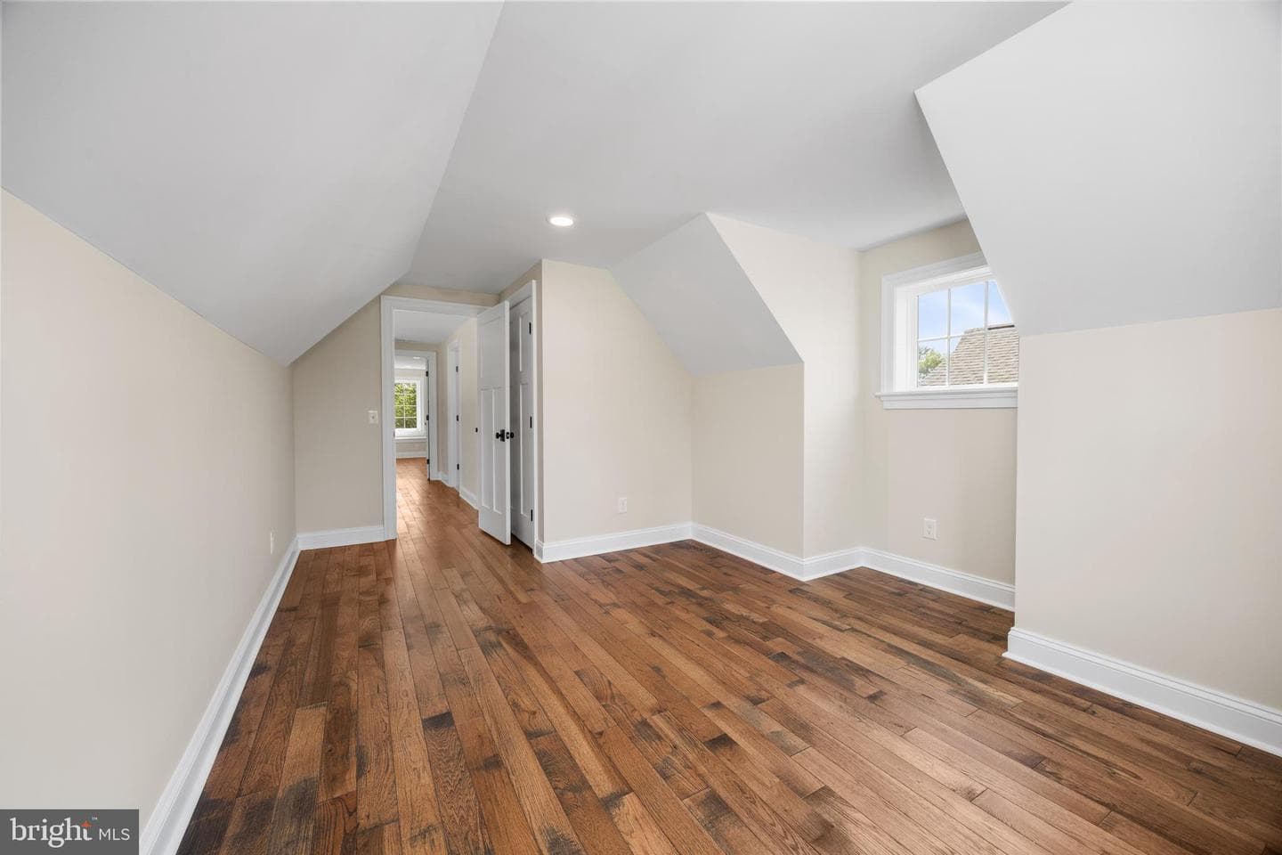 611 Summer Street photo 40