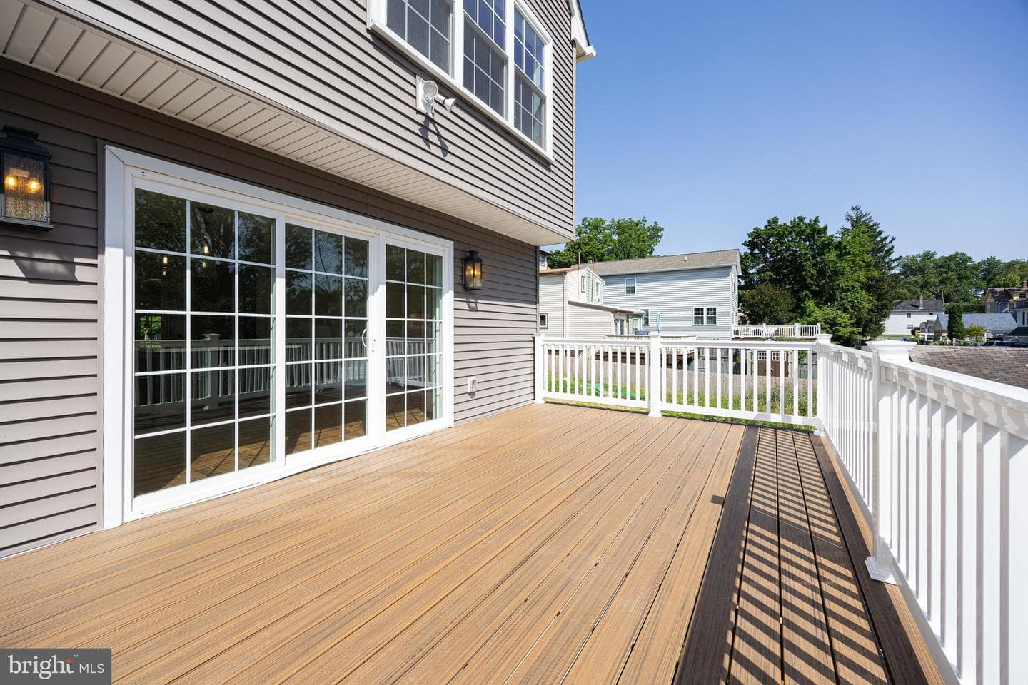 611 Summer Street photo 5