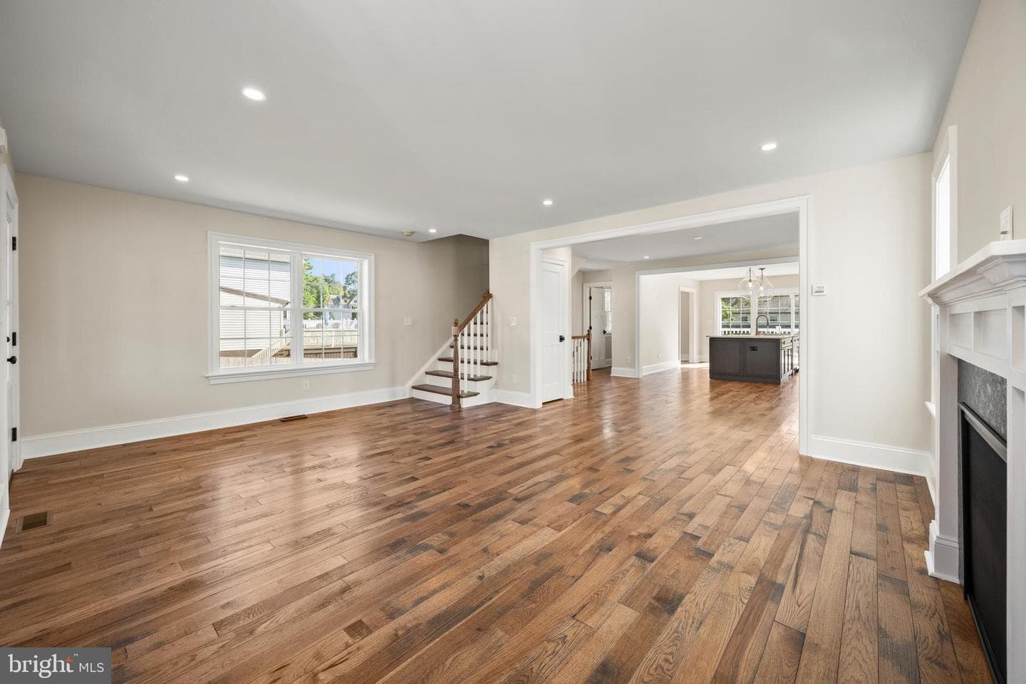 611 Summer Street photo 9