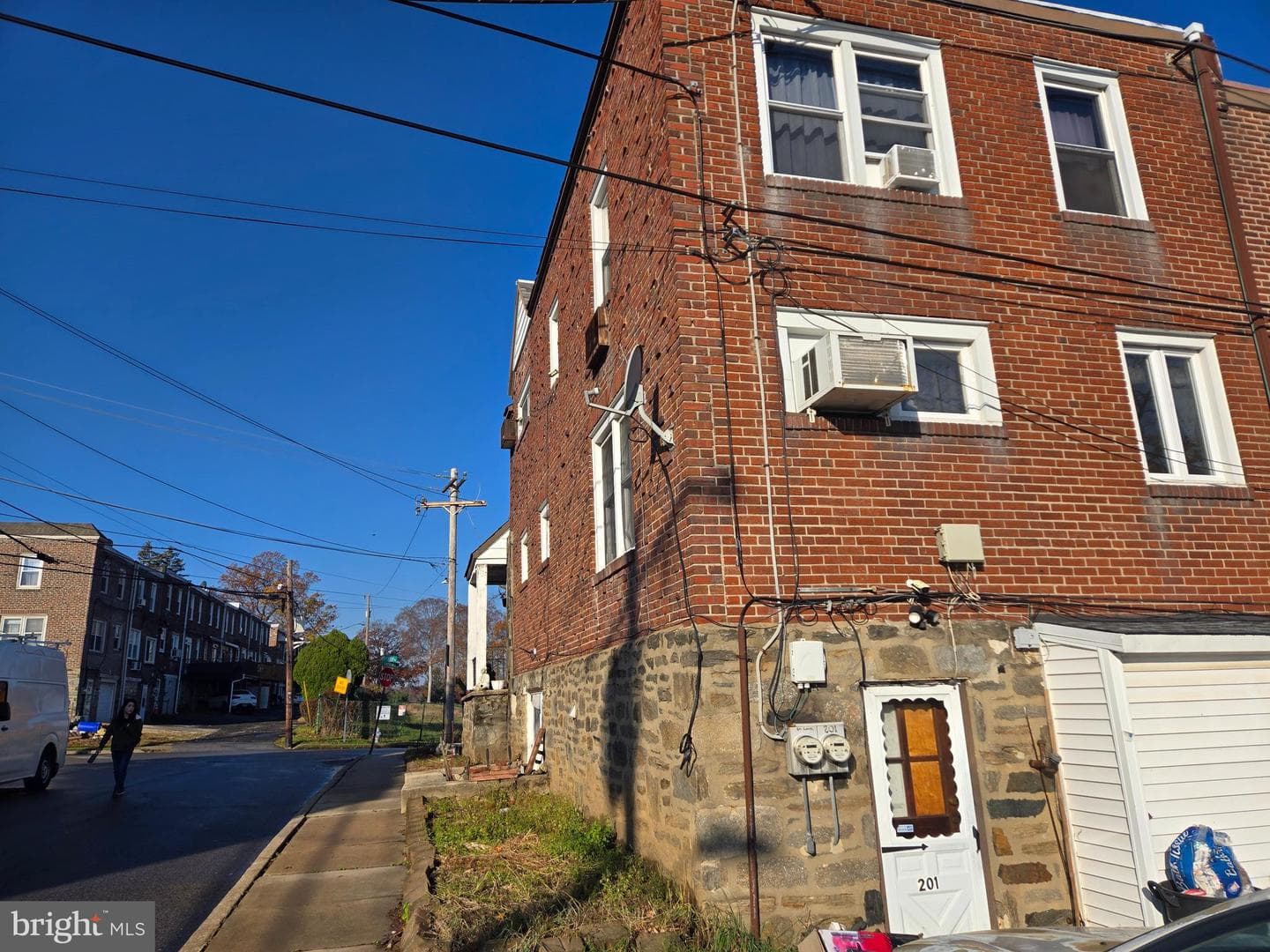 201 Saint Laurence Rd photo 5