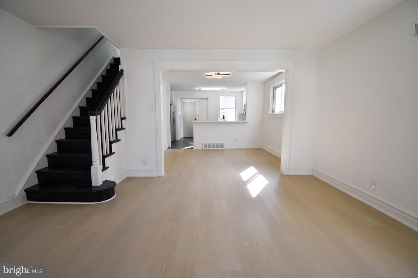 247 Heather Road photo 4