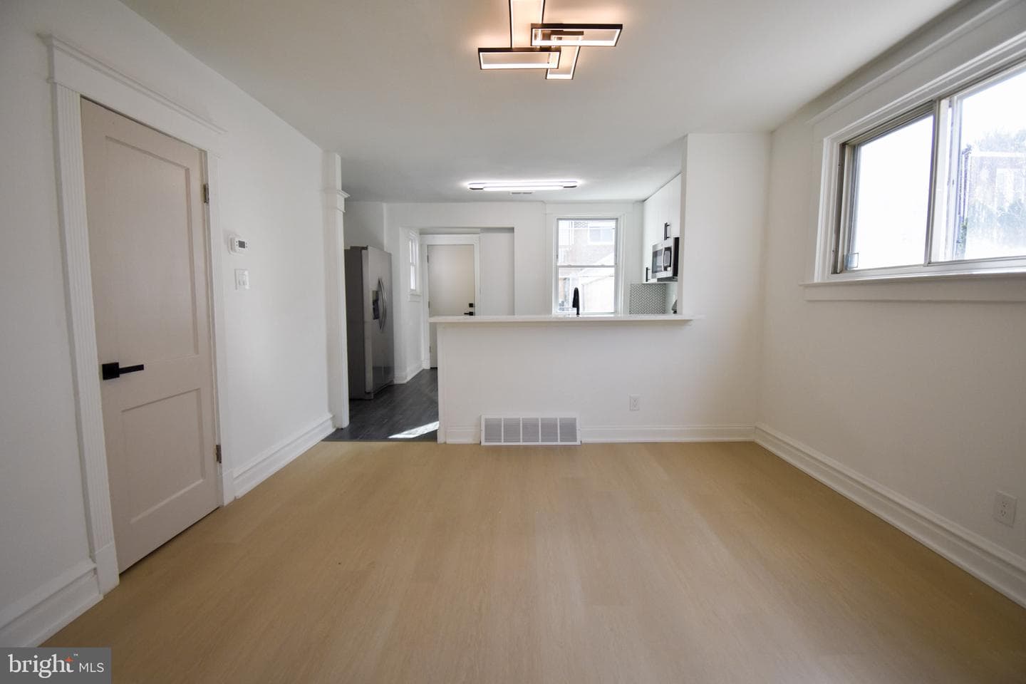 247 Heather Road photo 7