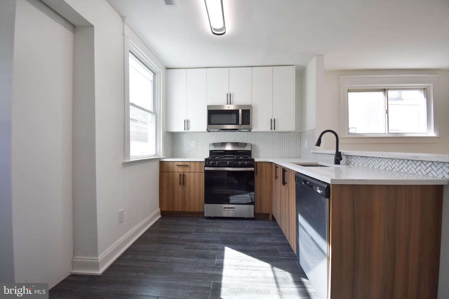 247 Heather Road photo 9