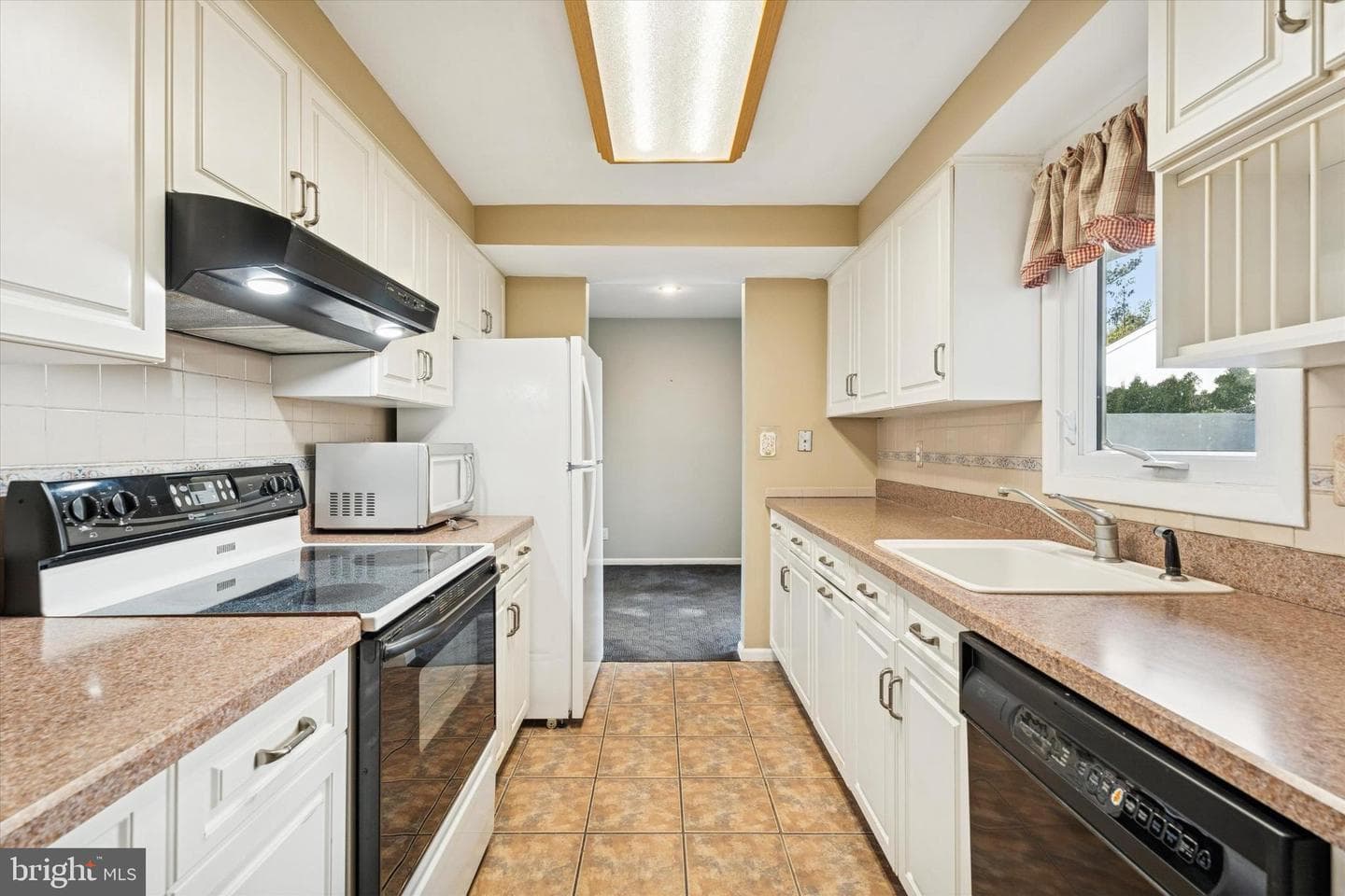 312 Belpaire Court photo 14