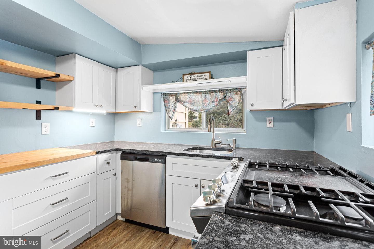 224 S Pennell Road photo 9
