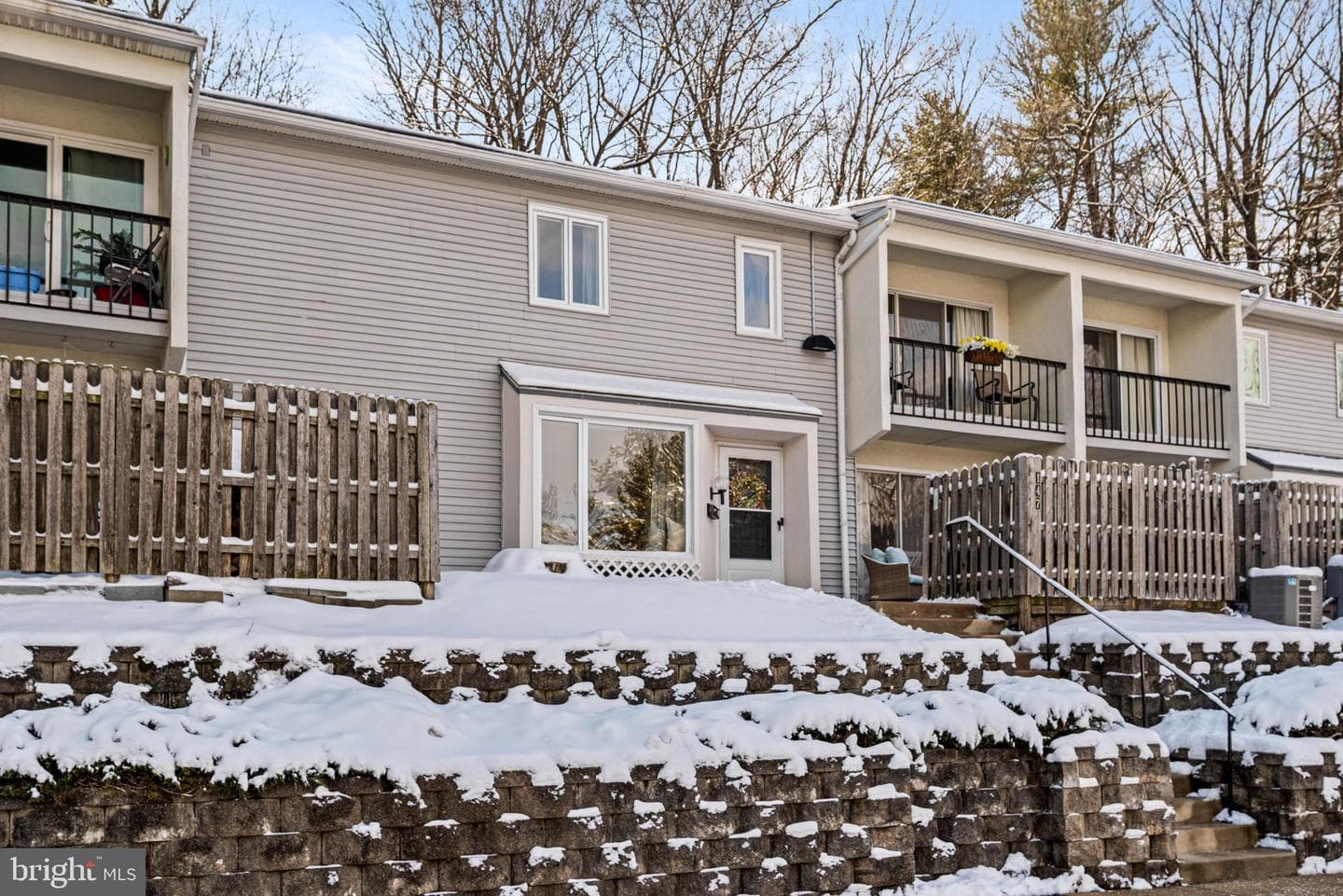 147 W Kenilworth Circle photo 2