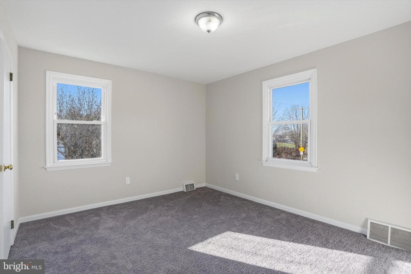 856 Martin Avenue photo 12