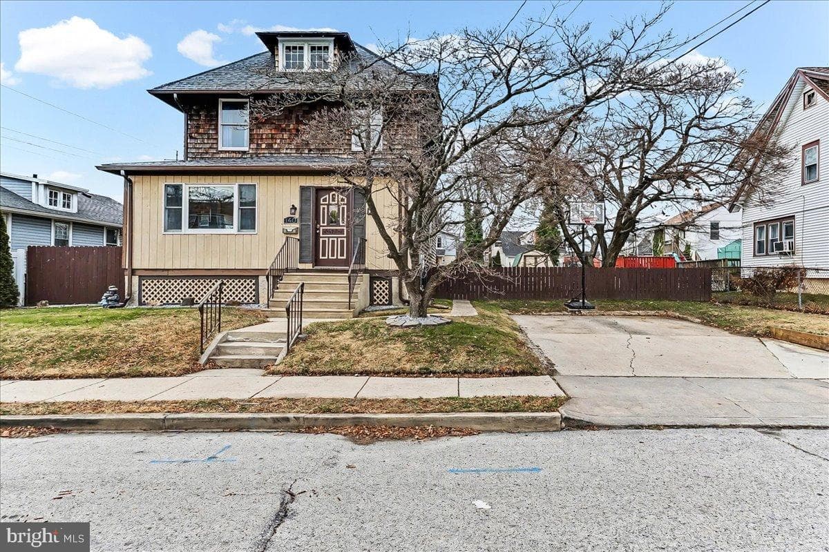 140 Isabel Avenue photo 2