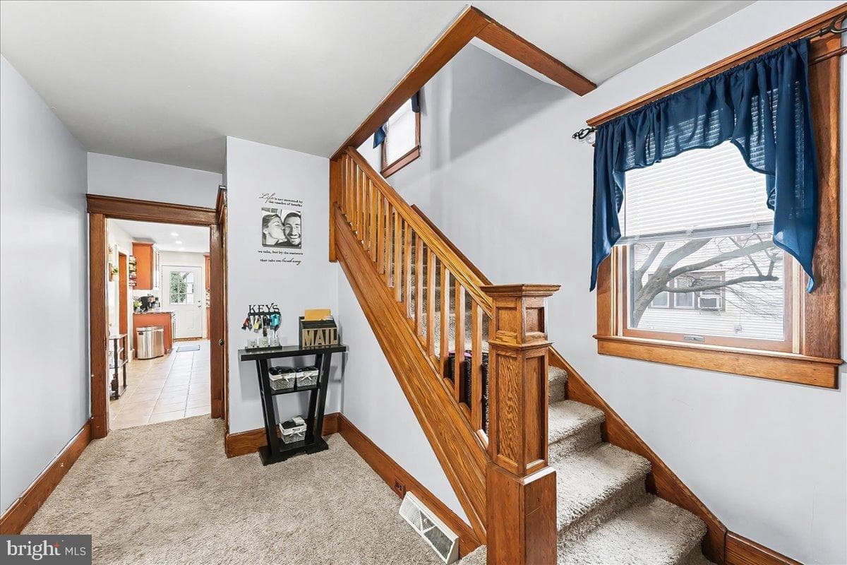 140 Isabel Avenue photo 5