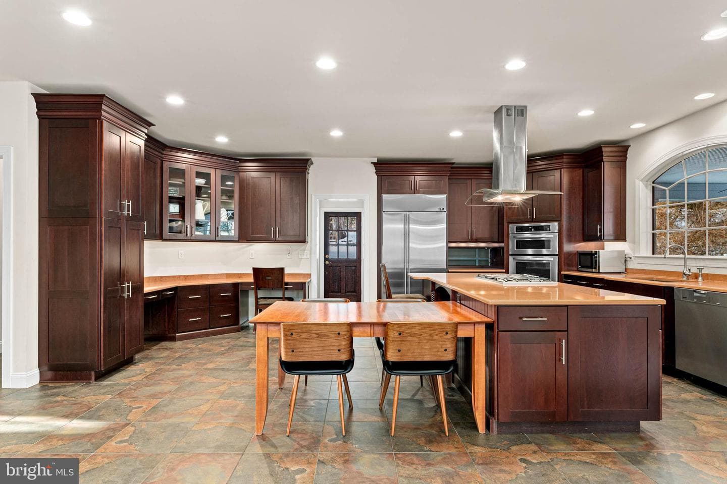 541 Atterbury photo 13