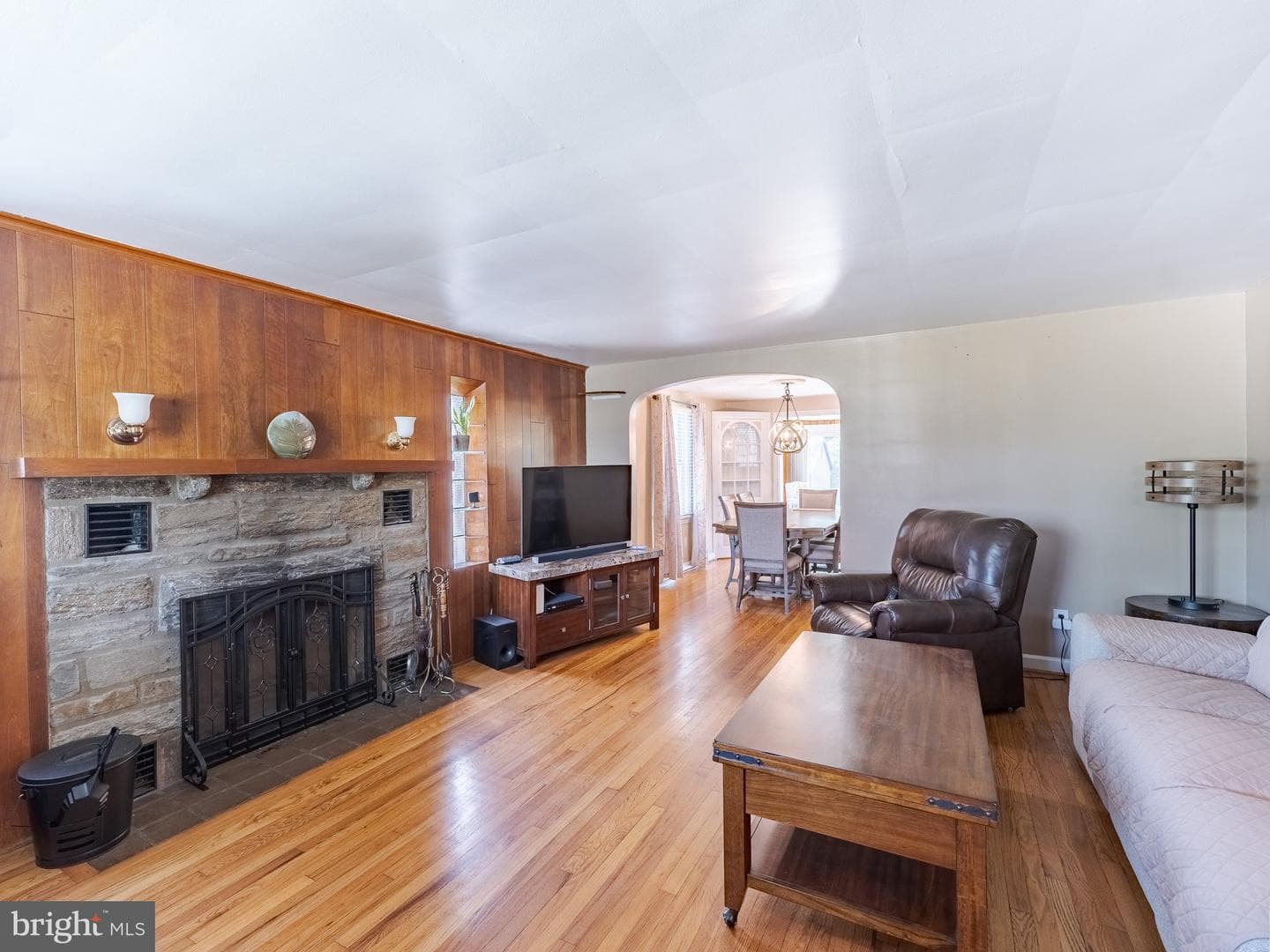 160 W Essex Avenue photo 18
