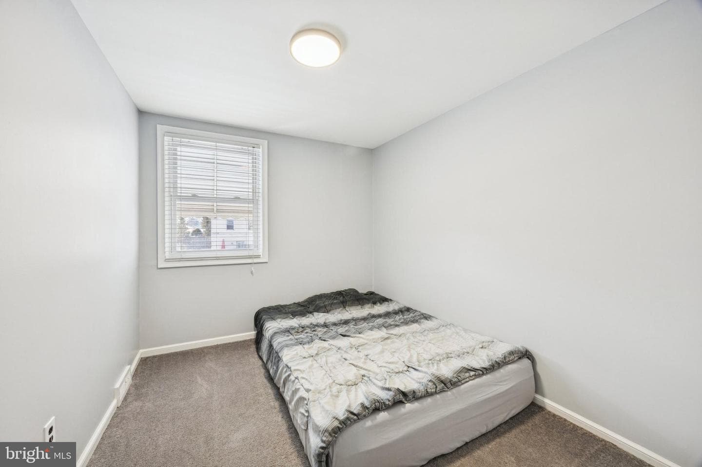 1542 Summit Street photo 10