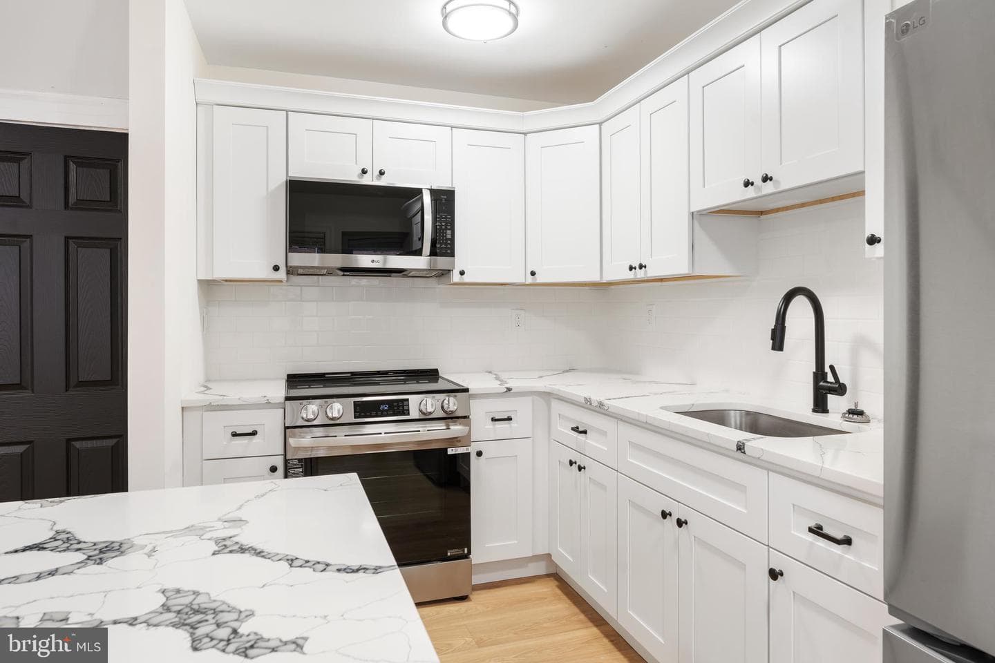 1118 Brown Street photo 3