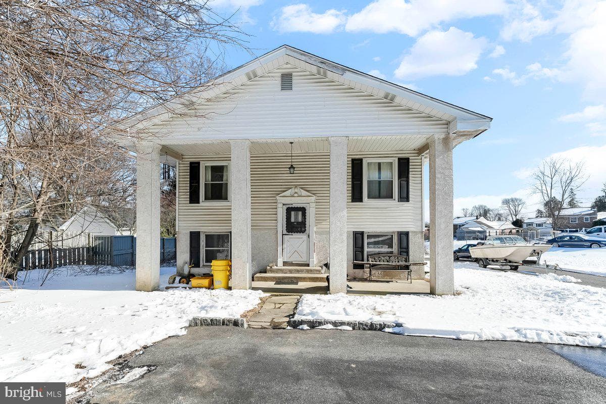 641 W Sproul Road photo 3