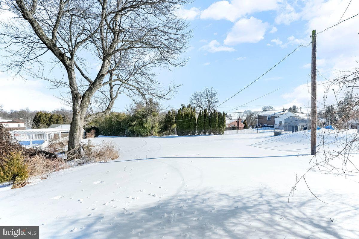 641 W Sproul Road photo 7