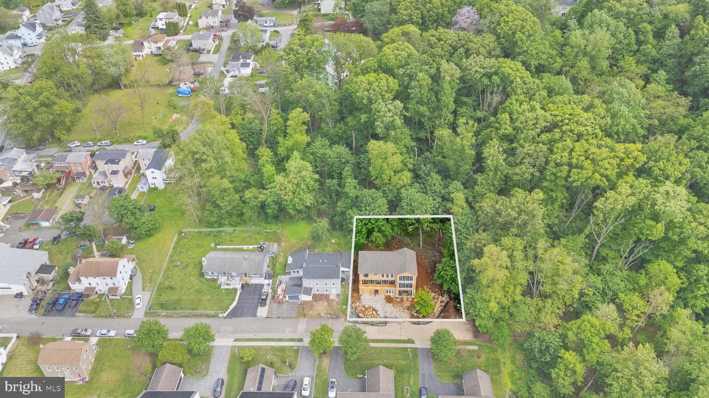 810 Maple Ln photo 6