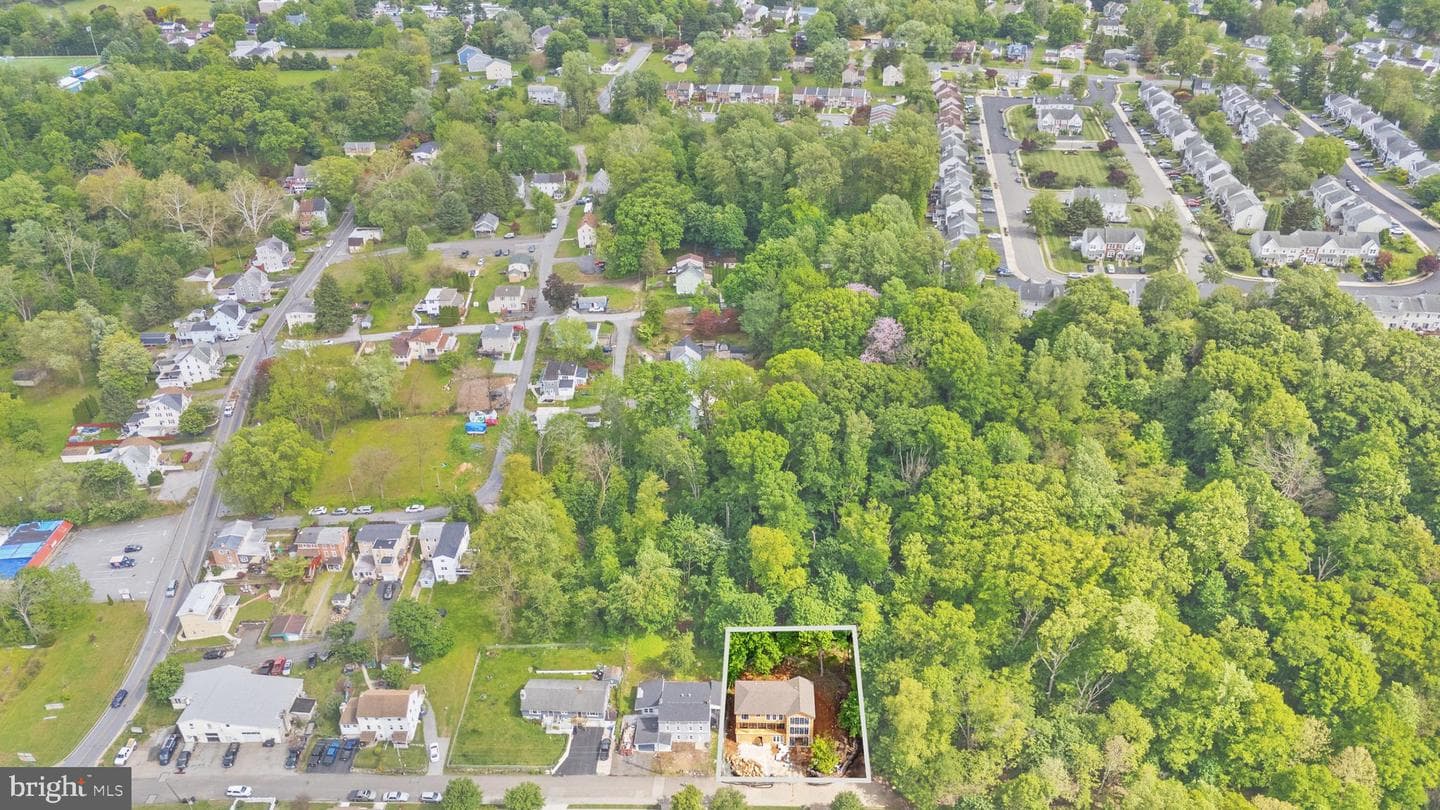 810 Maple Ln photo 9