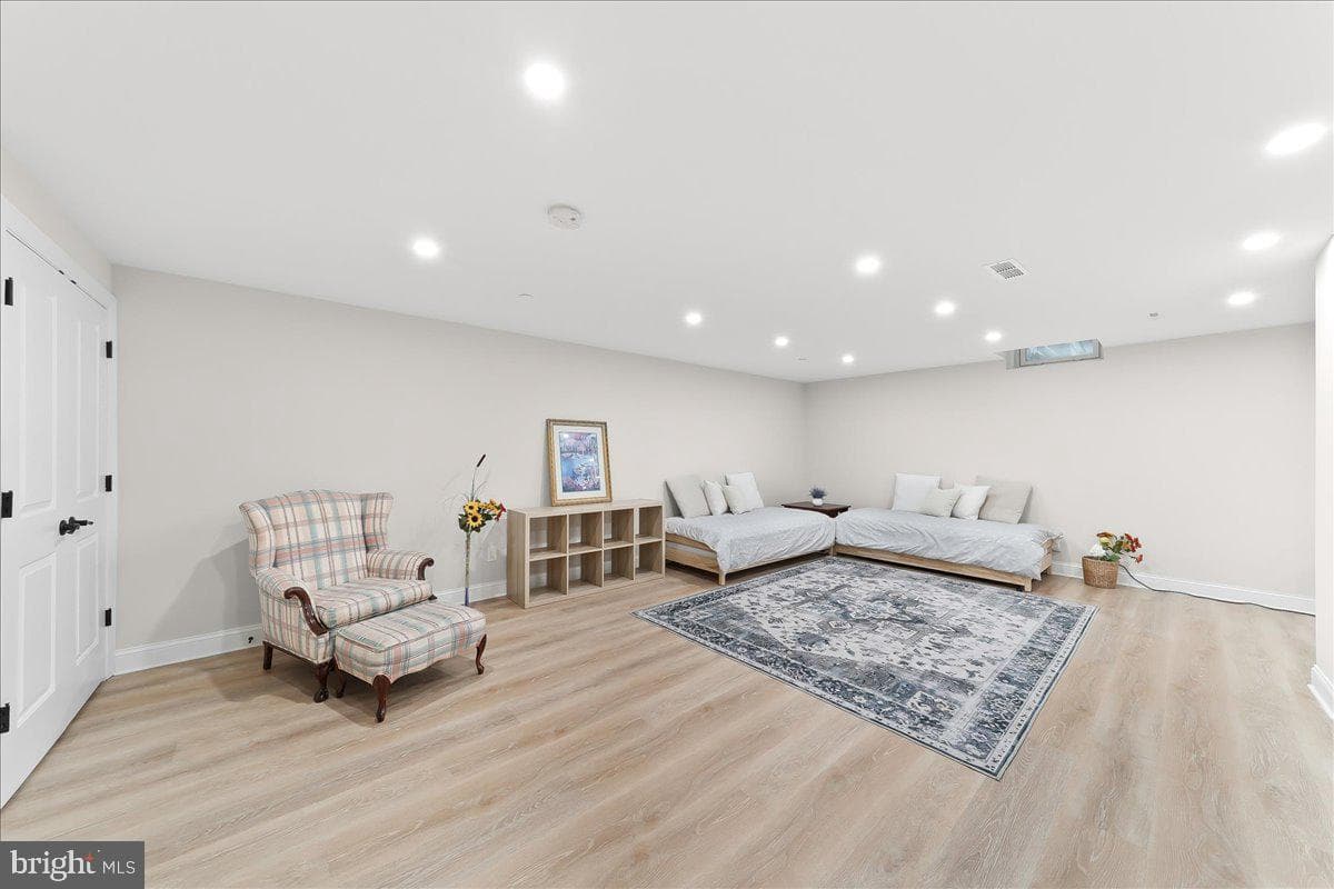 3718 Parris Boulevard photo 41