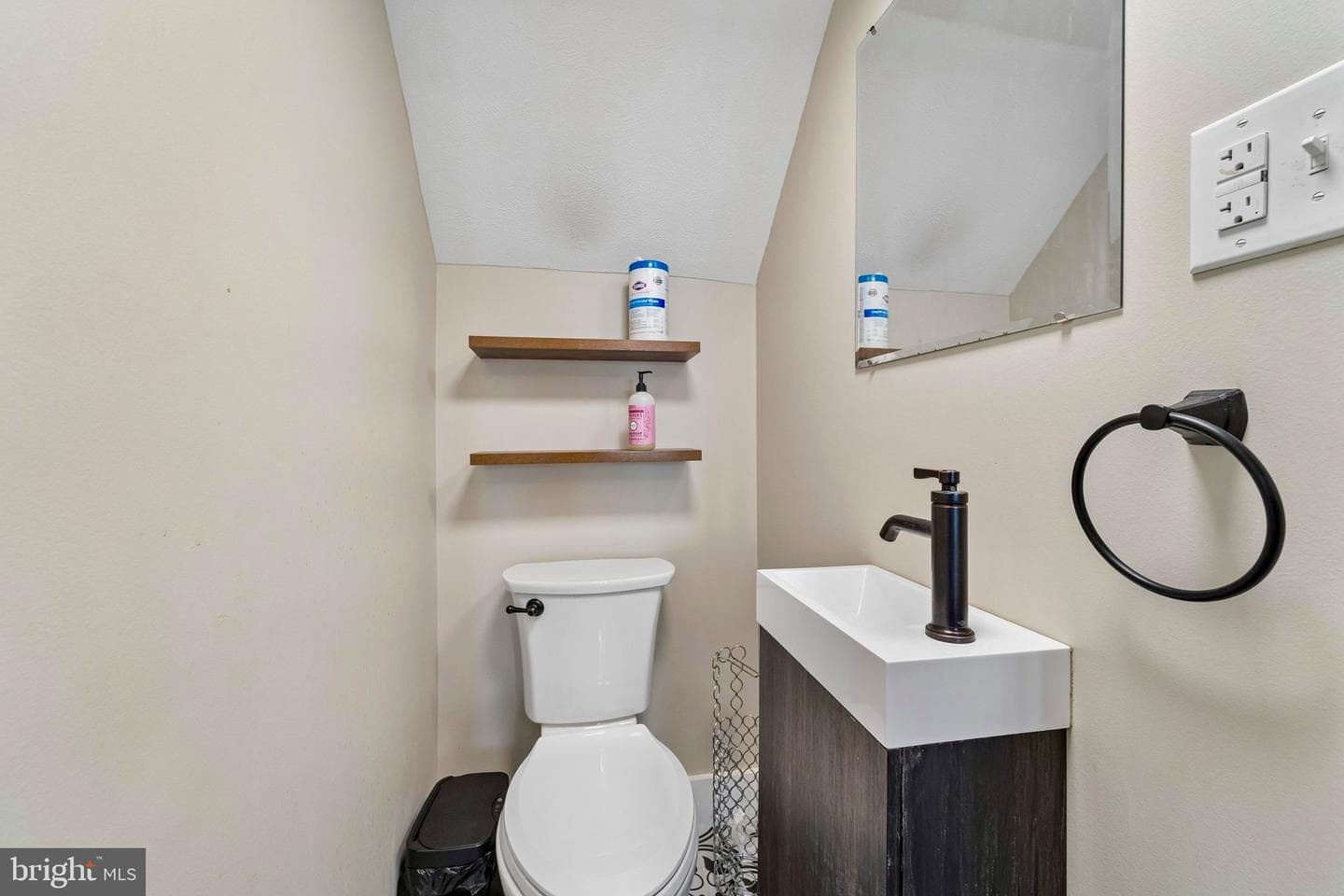 341 Wayne Avenue photo 13