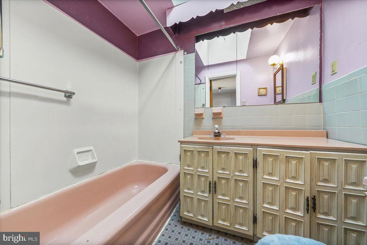 2038 Kent Road photo 12