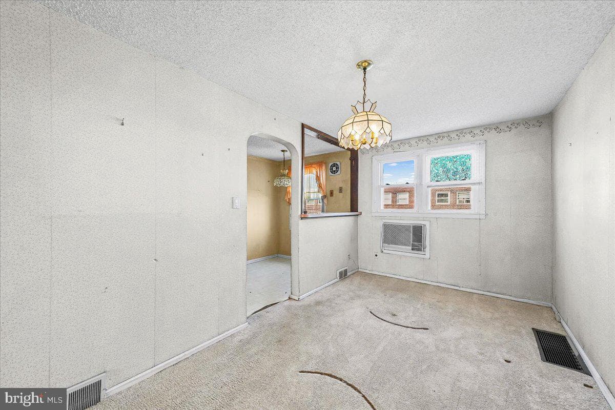 2038 Kent Road photo 7