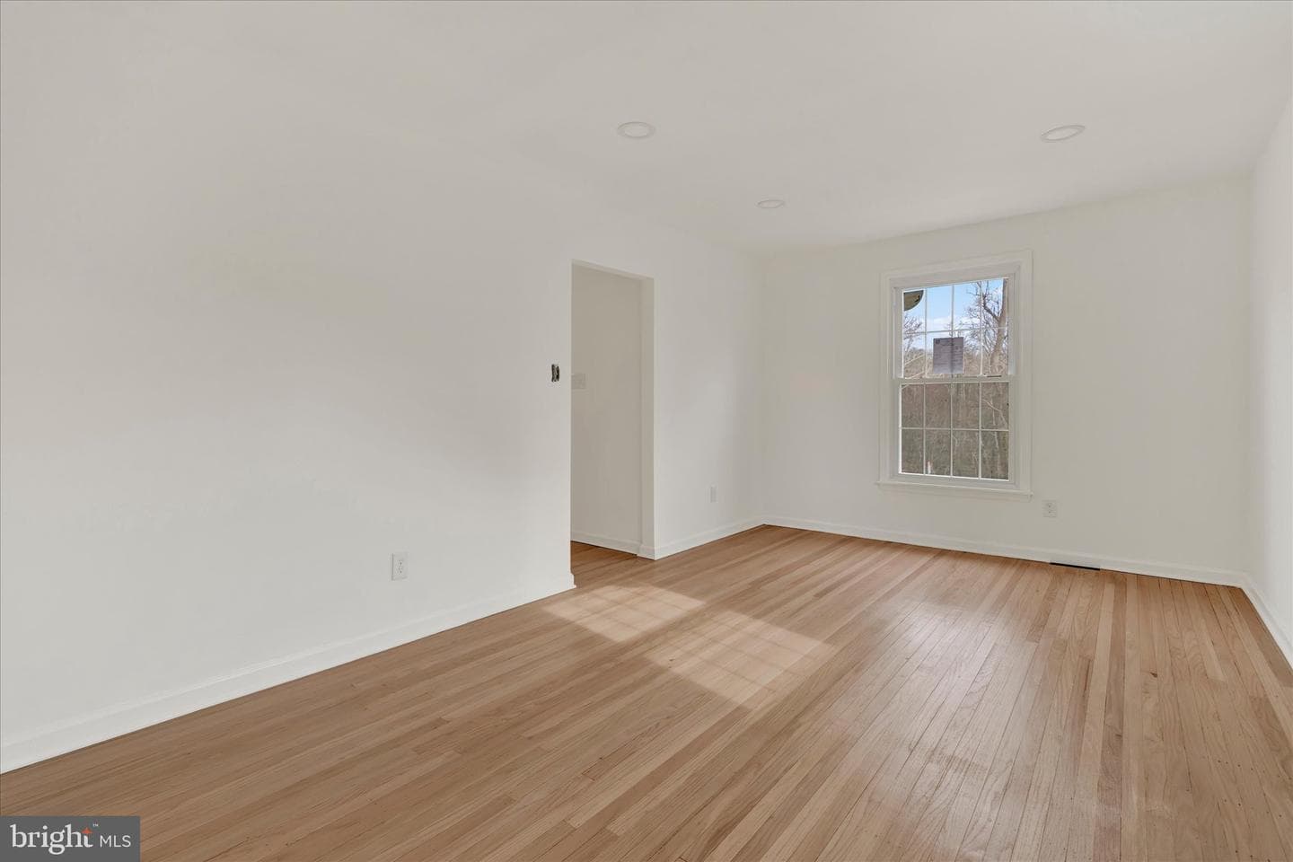 658 W Rolling Road photo 16